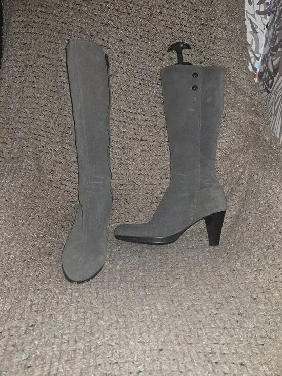 LA CANADIENNE-MAZY-Taupe/Gray Suede-Tall Boots-Side Zip-Studs-Sz 10-Excellent - Picture 1 of 8